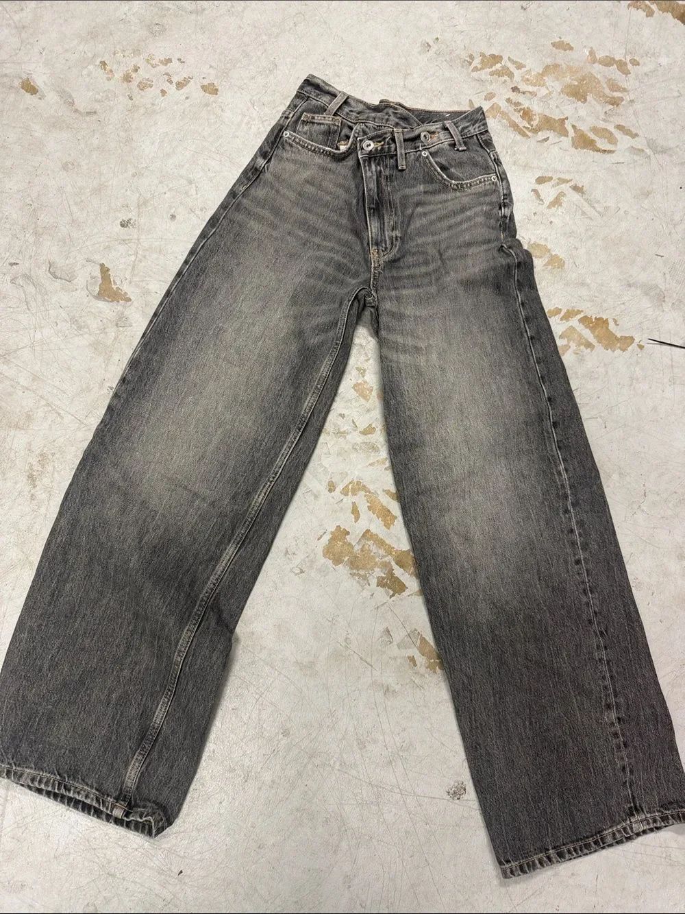 ZARA Wide-Leg Washed Black Jeans - Asymmetrical Button Size 0 - NWOT